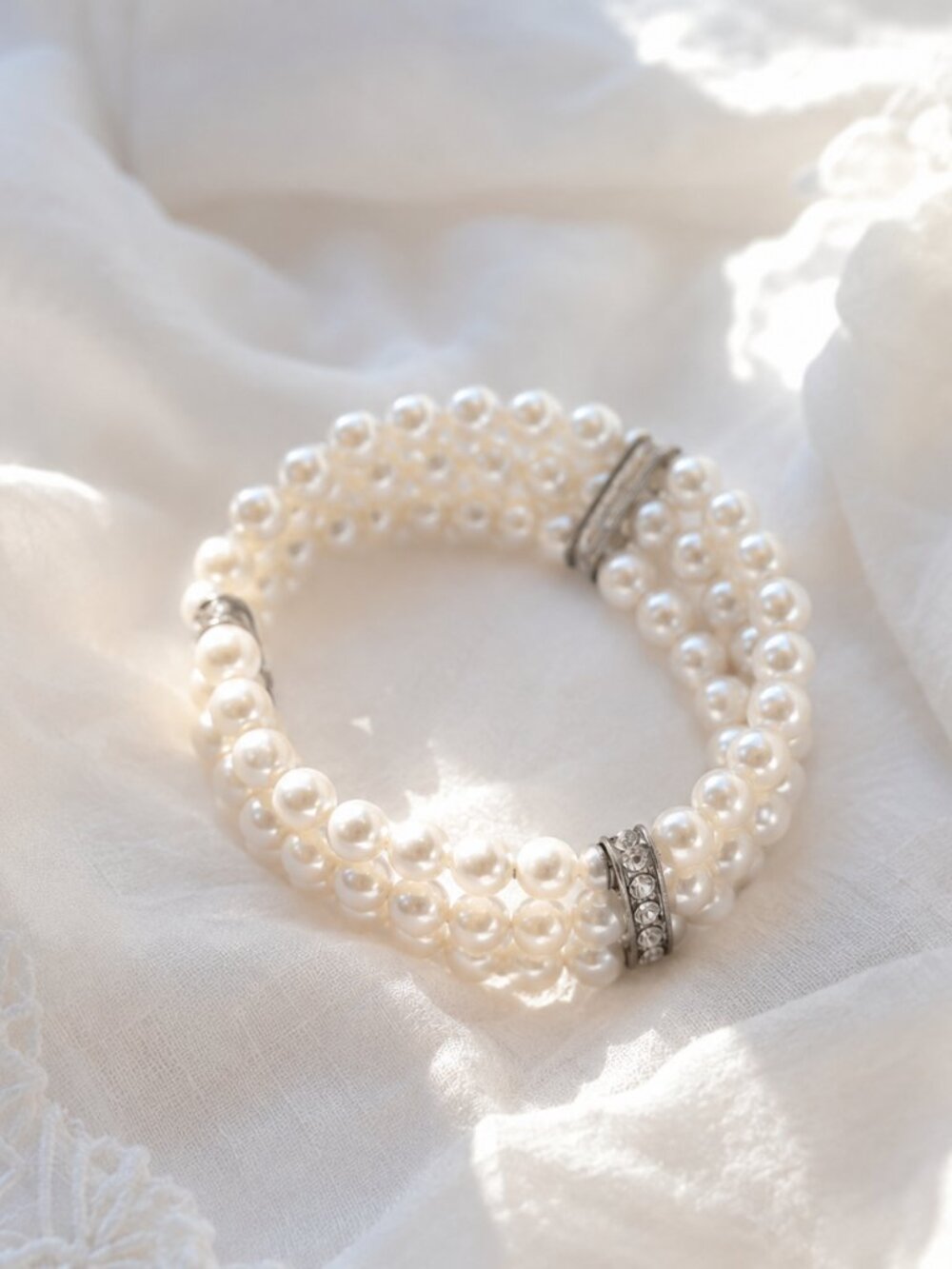 Vintage Imitation Pearl Stretch Bracelet with Rhinestone Spacers